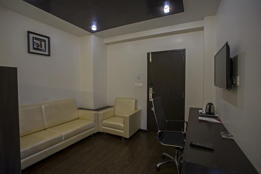 Hotel Ravi Residency Morbi Pokój zdjęcie